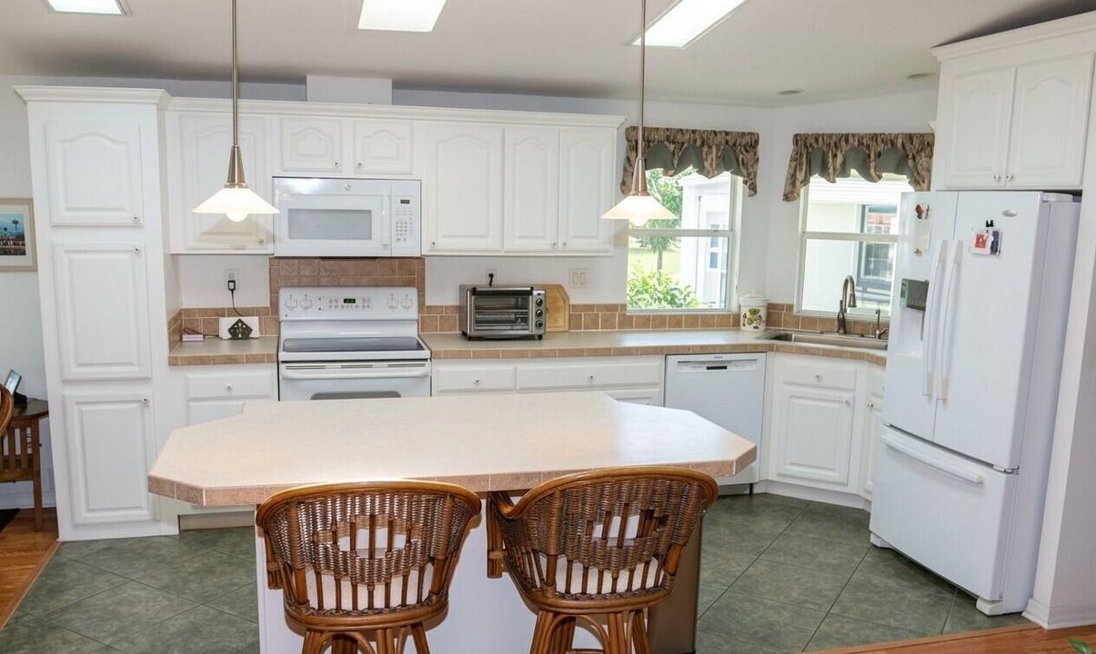 G - Kitchen - View 2