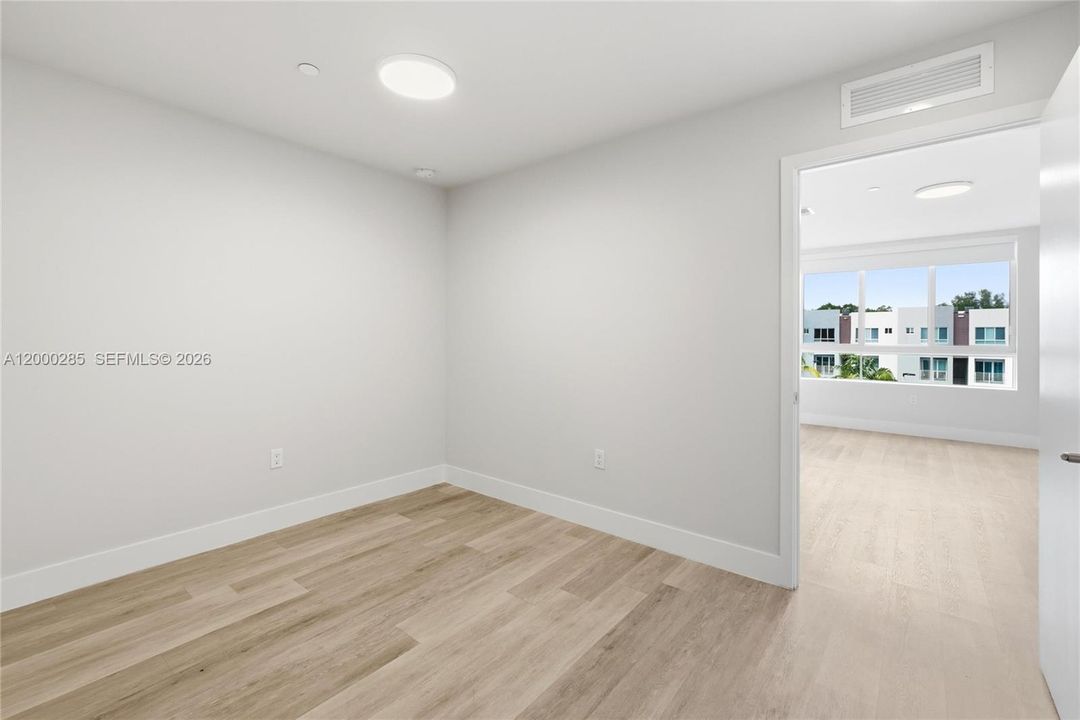Activo con contrato: $475,000 (2 camas, 2 baños, 1392 Pies cuadrados)
