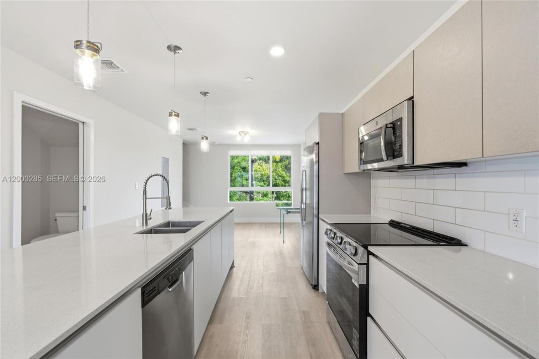 Activo con contrato: $475,000 (2 camas, 2 baños, 1392 Pies cuadrados)