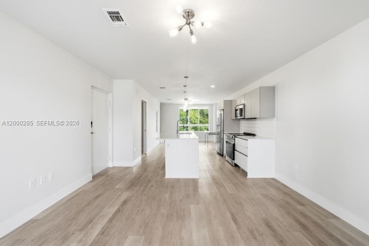 Activo con contrato: $475,000 (2 camas, 2 baños, 1392 Pies cuadrados)