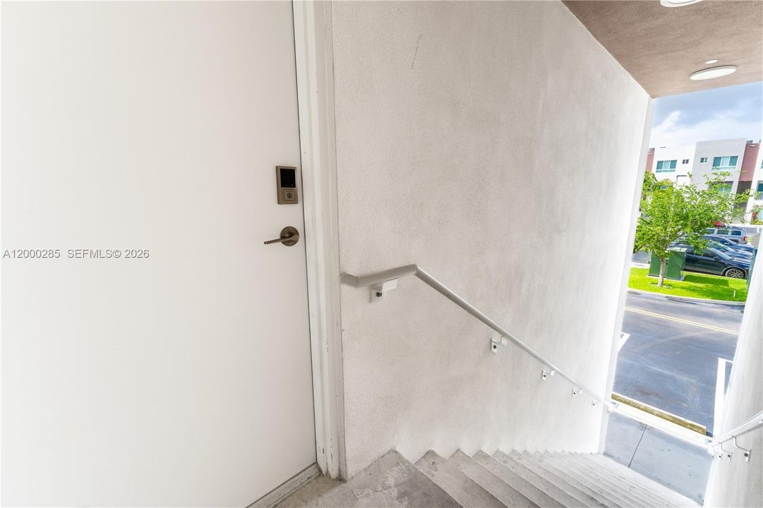 Activo con contrato: $475,000 (2 camas, 2 baños, 1392 Pies cuadrados)