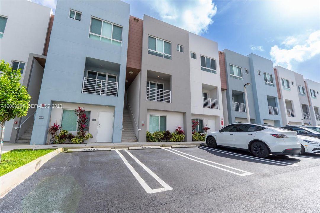 Activo con contrato: $475,000 (2 camas, 2 baños, 1392 Pies cuadrados)