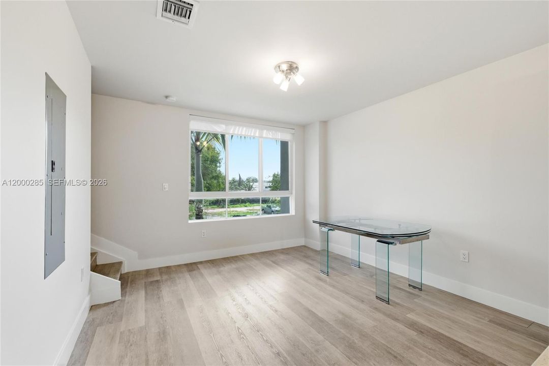 Activo con contrato: $475,000 (2 camas, 2 baños, 1392 Pies cuadrados)