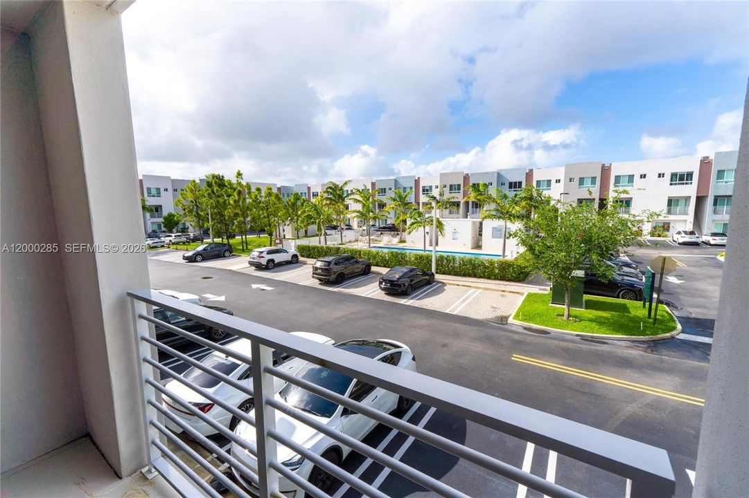 Activo con contrato: $475,000 (2 camas, 2 baños, 1392 Pies cuadrados)