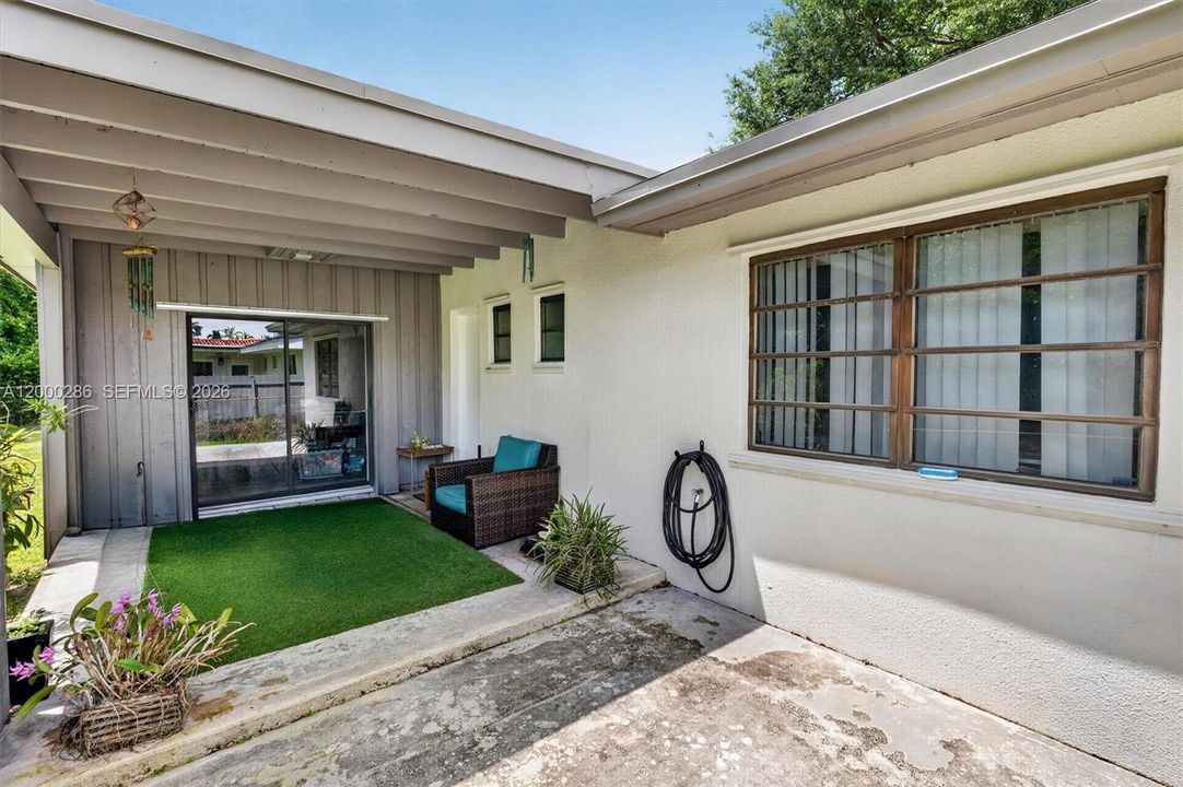 Activo con contrato: $1,400,000 (4 camas, 3 baños, 2950 Pies cuadrados)