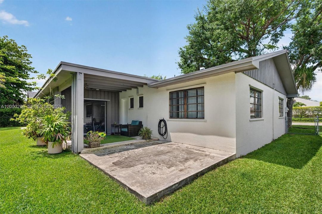 Activo con contrato: $1,400,000 (4 camas, 3 baños, 2950 Pies cuadrados)