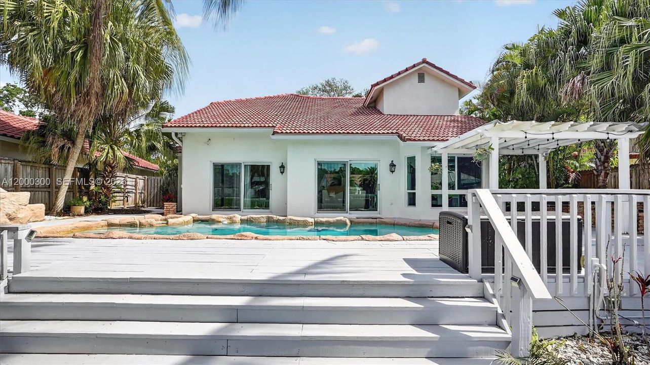 For Sale: $968,000 (4 beds, 3 baths, 2524 Square Feet)