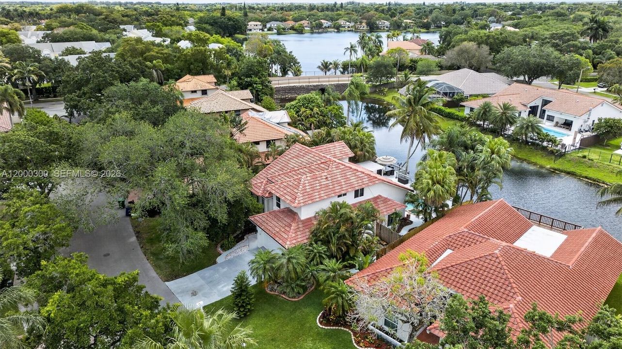 For Sale: $968,000 (4 beds, 3 baths, 2524 Square Feet)