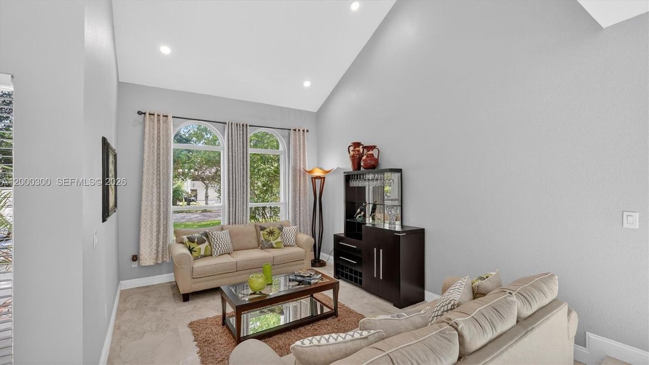 For Sale: $968,000 (4 beds, 3 baths, 2524 Square Feet)