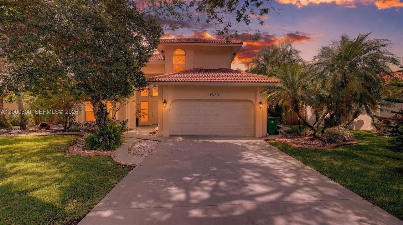For Sale: $968,000 (4 beds, 3 baths, 2524 Square Feet)