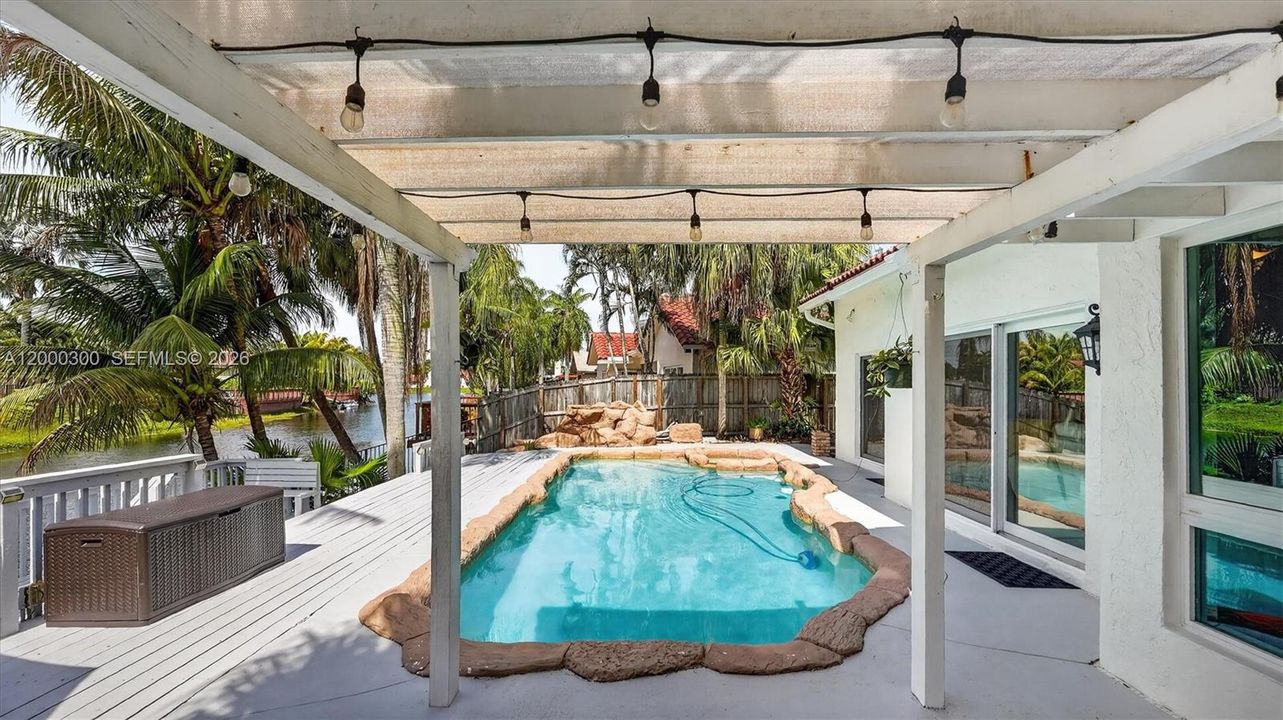 For Sale: $968,000 (4 beds, 3 baths, 2524 Square Feet)