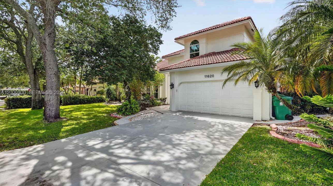 For Sale: $968,000 (4 beds, 3 baths, 2524 Square Feet)