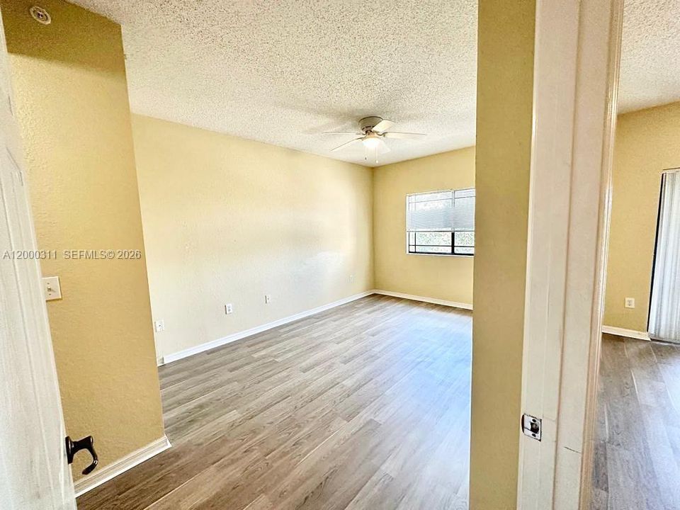 В аренду: $2,400 (2 спален, 2 ванн, 978 Квадратных фут)