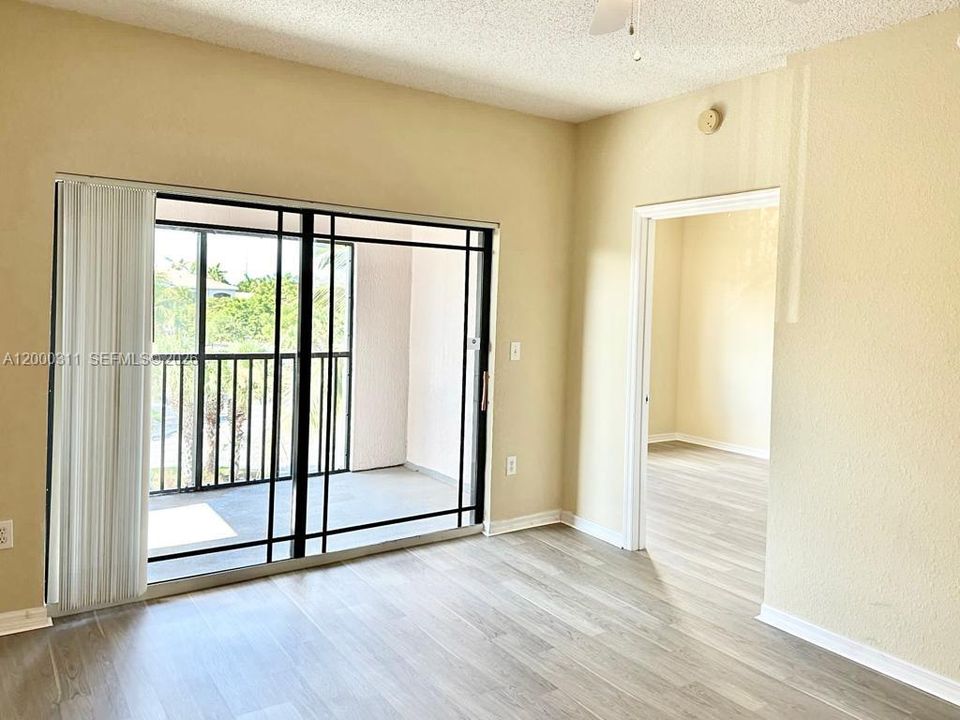 В аренду: $2,400 (2 спален, 2 ванн, 978 Квадратных фут)