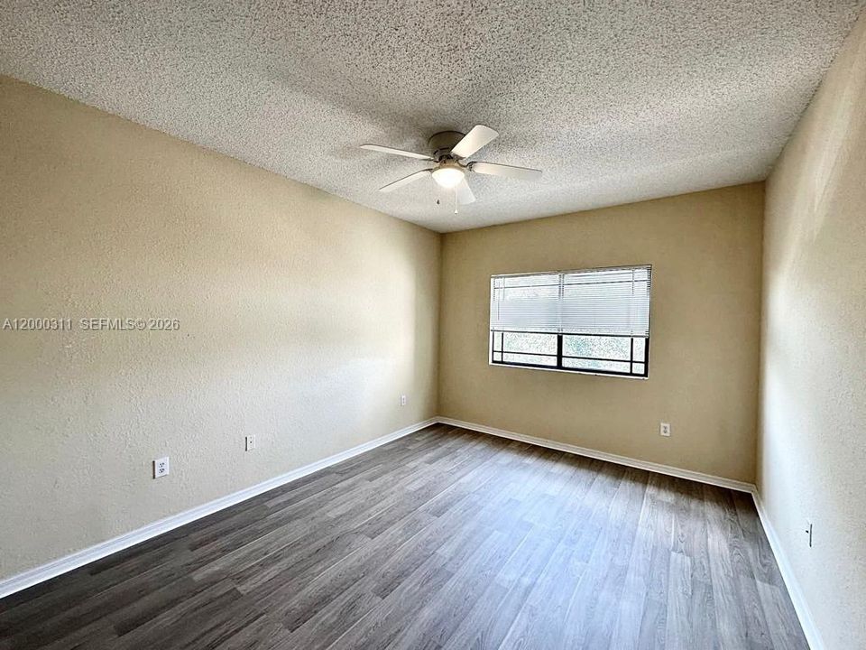 В аренду: $2,400 (2 спален, 2 ванн, 978 Квадратных фут)