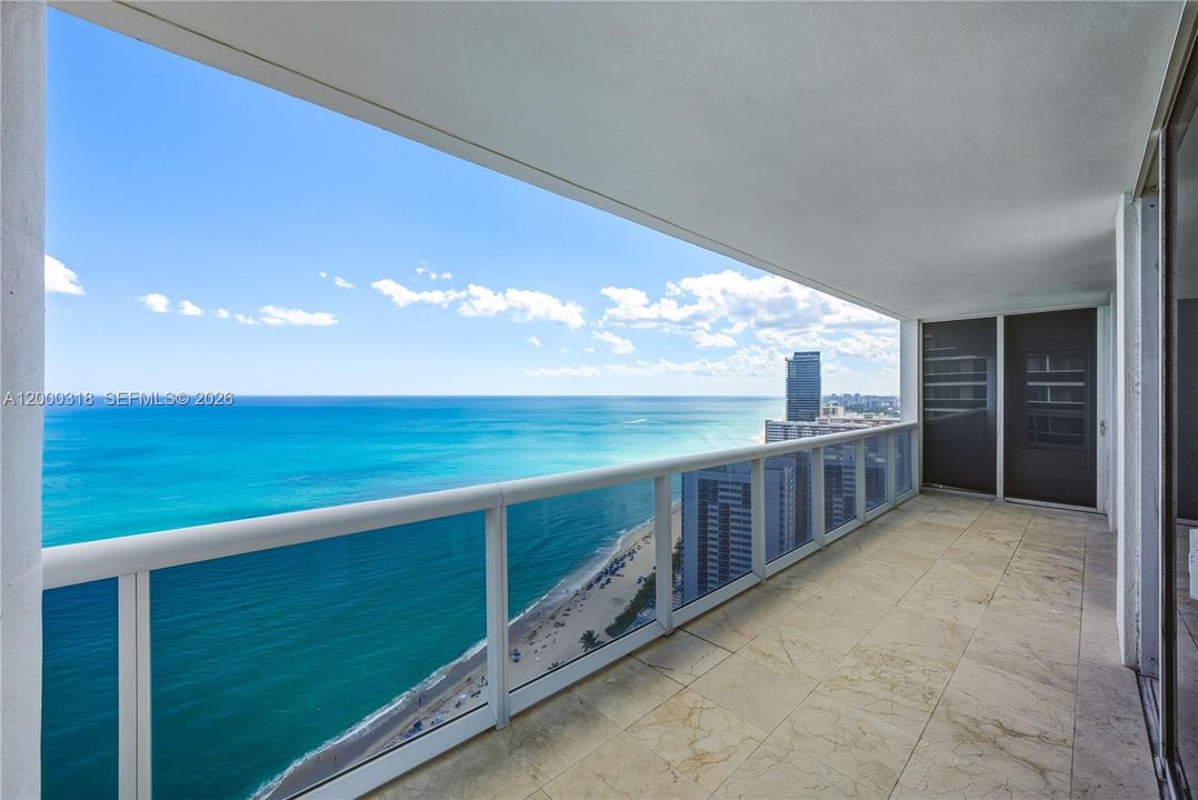 For Sale: $1,849,000 (3 beds, 3 baths, 2078 Square Feet)