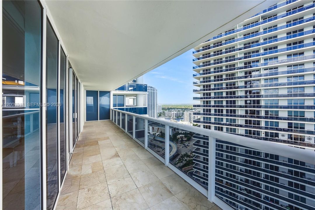 For Sale: $1,849,000 (3 beds, 3 baths, 2078 Square Feet)