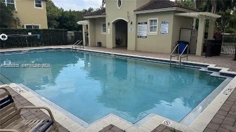En Venta: $325,000 (3 camas, 2 baños, 1536 Pies cuadrados)