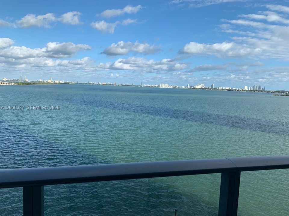 Active With Contract: $5,700 (2 beds, 3 baths, 1151 Square Feet)