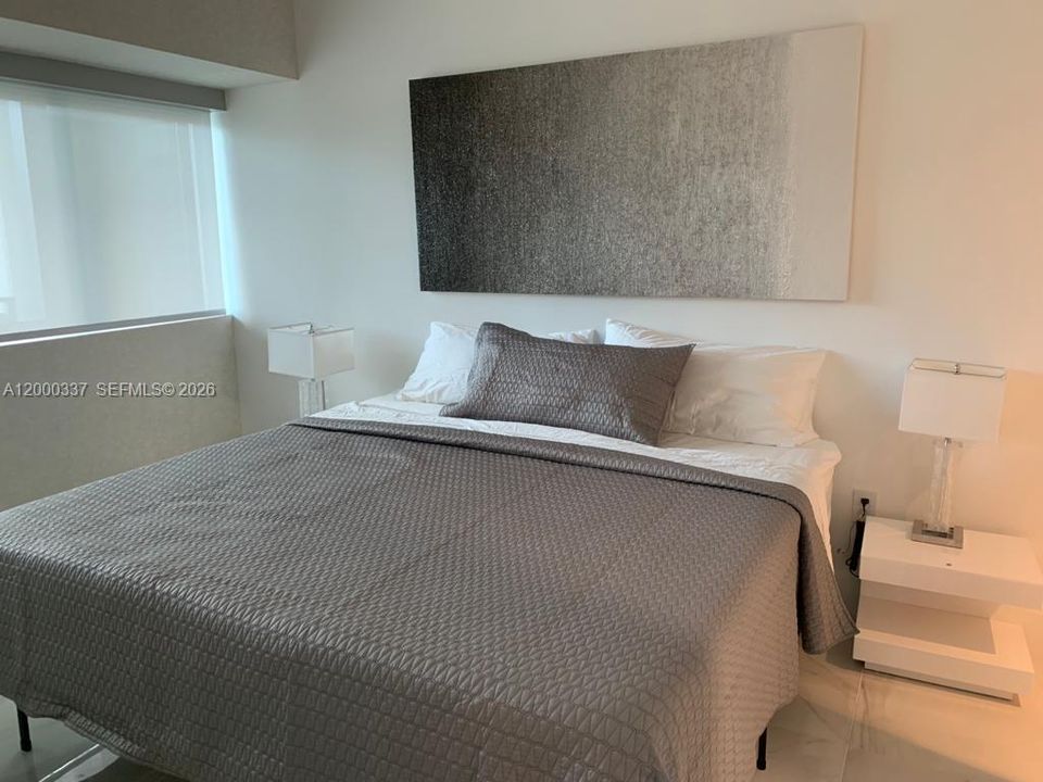 Active With Contract: $5,700 (2 beds, 3 baths, 1151 Square Feet)