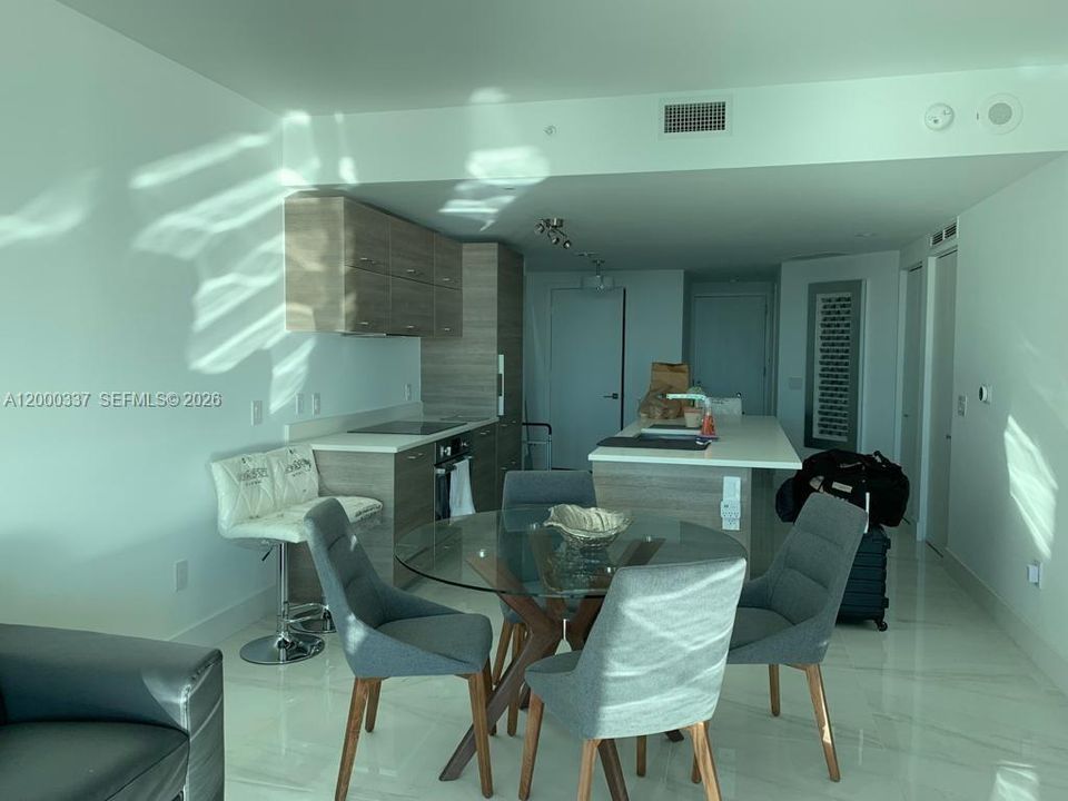 Active With Contract: $5,700 (2 beds, 3 baths, 1151 Square Feet)