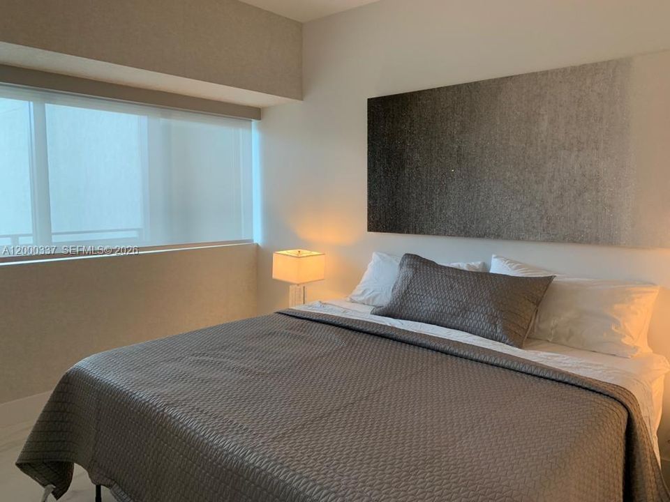 Active With Contract: $5,700 (2 beds, 3 baths, 1151 Square Feet)