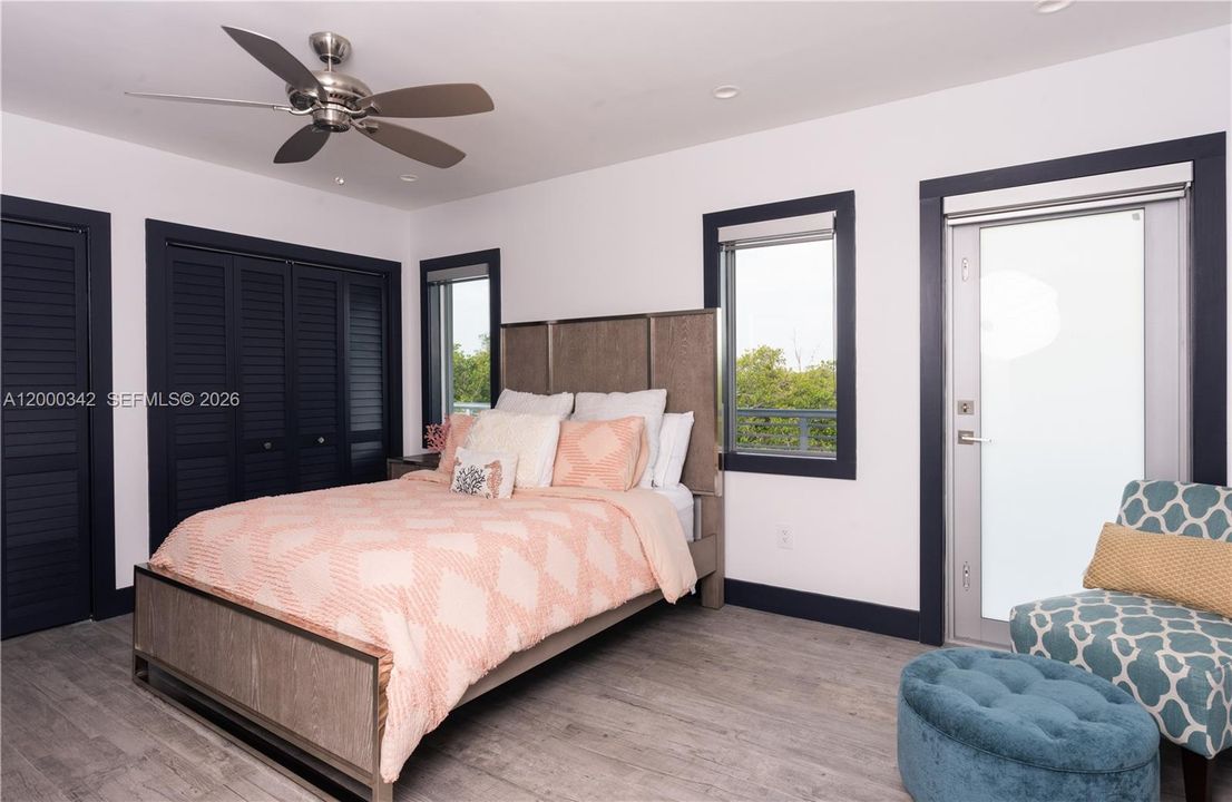 En Venta: $3,988,999 (5 camas, 3 baños, 2848 Pies cuadrados)