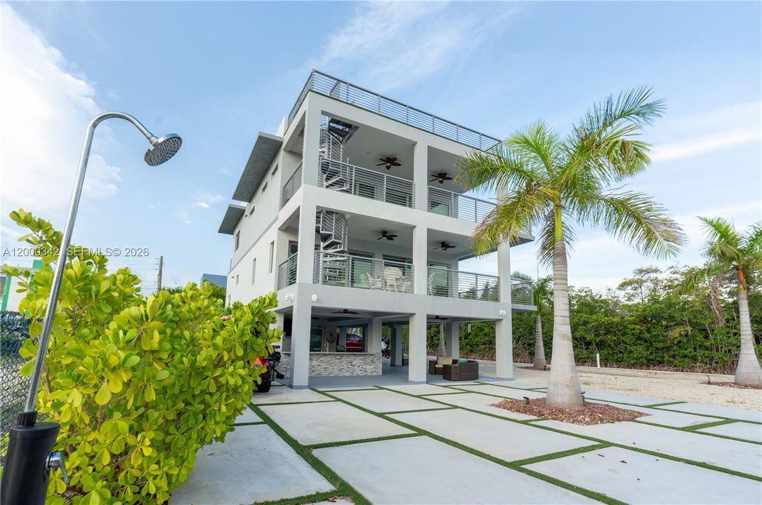 En Venta: $3,988,999 (5 camas, 3 baños, 2848 Pies cuadrados)