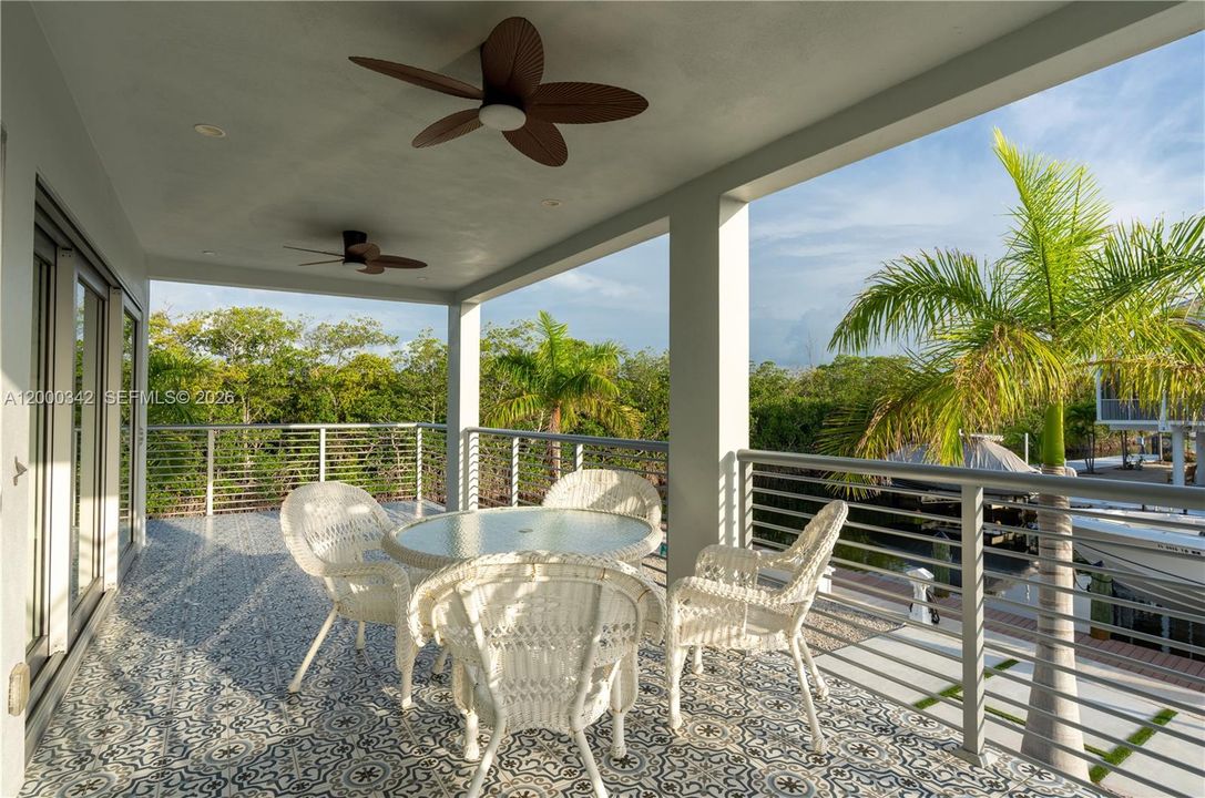 En Venta: $3,988,999 (5 camas, 3 baños, 2848 Pies cuadrados)