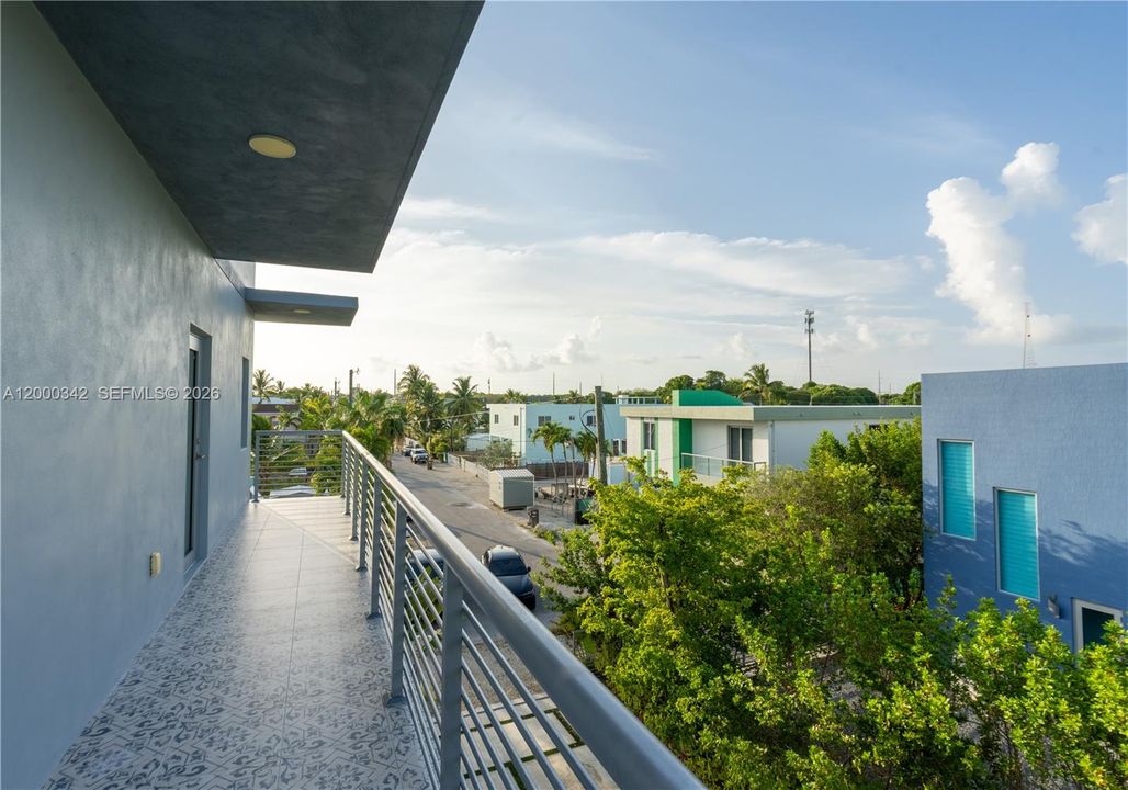 En Venta: $3,988,999 (5 camas, 3 baños, 2848 Pies cuadrados)