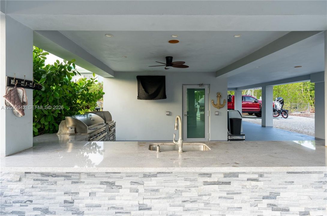 En Venta: $3,988,999 (5 camas, 3 baños, 2848 Pies cuadrados)