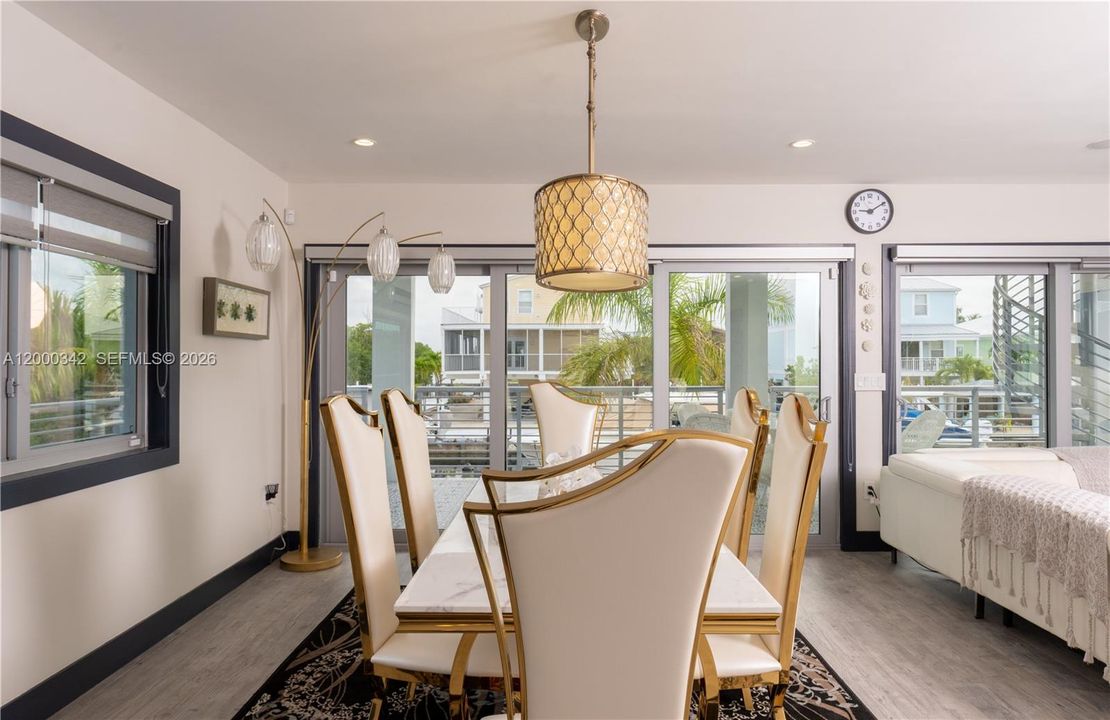 En Venta: $3,988,999 (5 camas, 3 baños, 2848 Pies cuadrados)