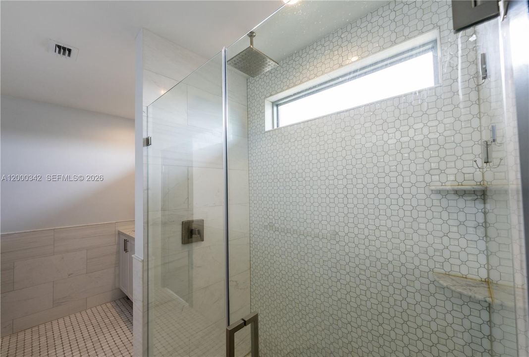 En Venta: $3,988,999 (5 camas, 3 baños, 2848 Pies cuadrados)