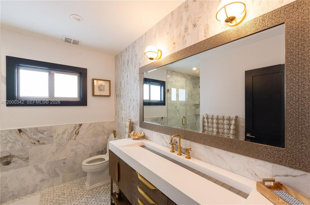En Venta: $3,988,999 (5 camas, 3 baños, 2848 Pies cuadrados)