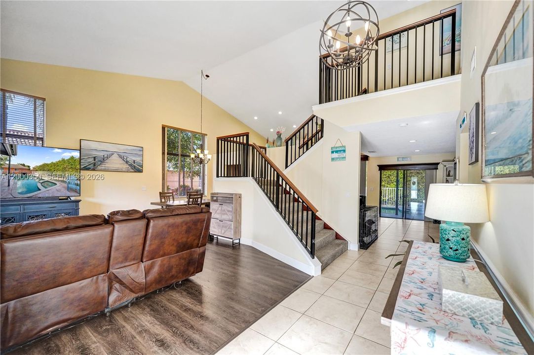Activo con contrato: $769,000 (4 camas, 3 baños, 2492 Pies cuadrados)