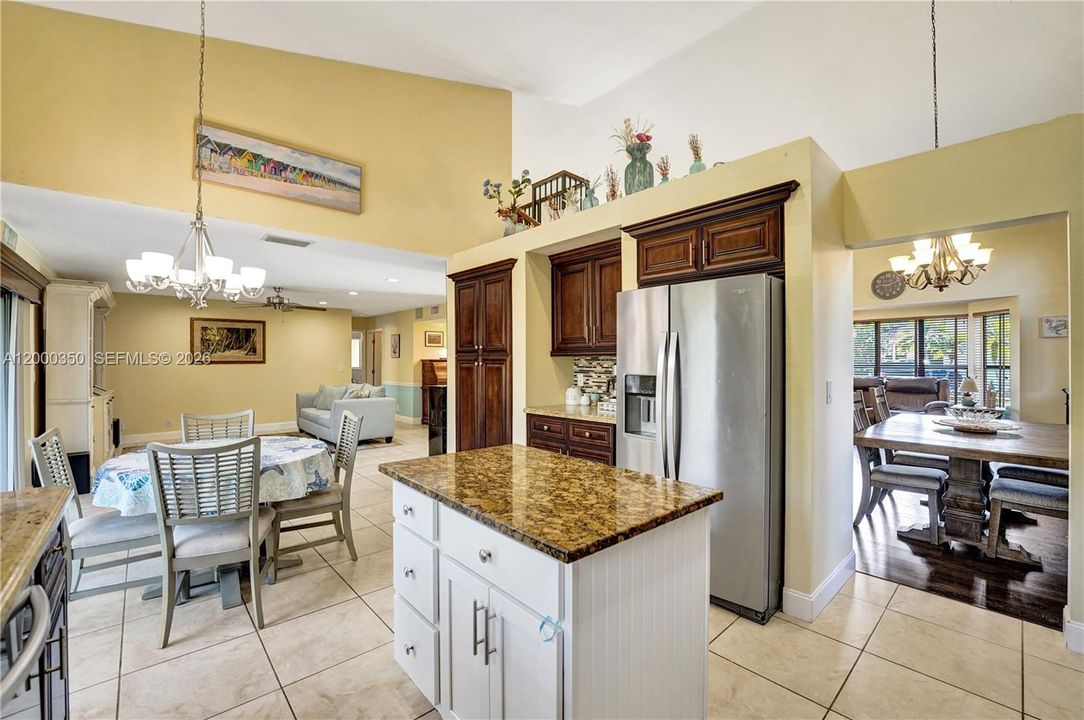 Activo con contrato: $769,000 (4 camas, 3 baños, 2492 Pies cuadrados)