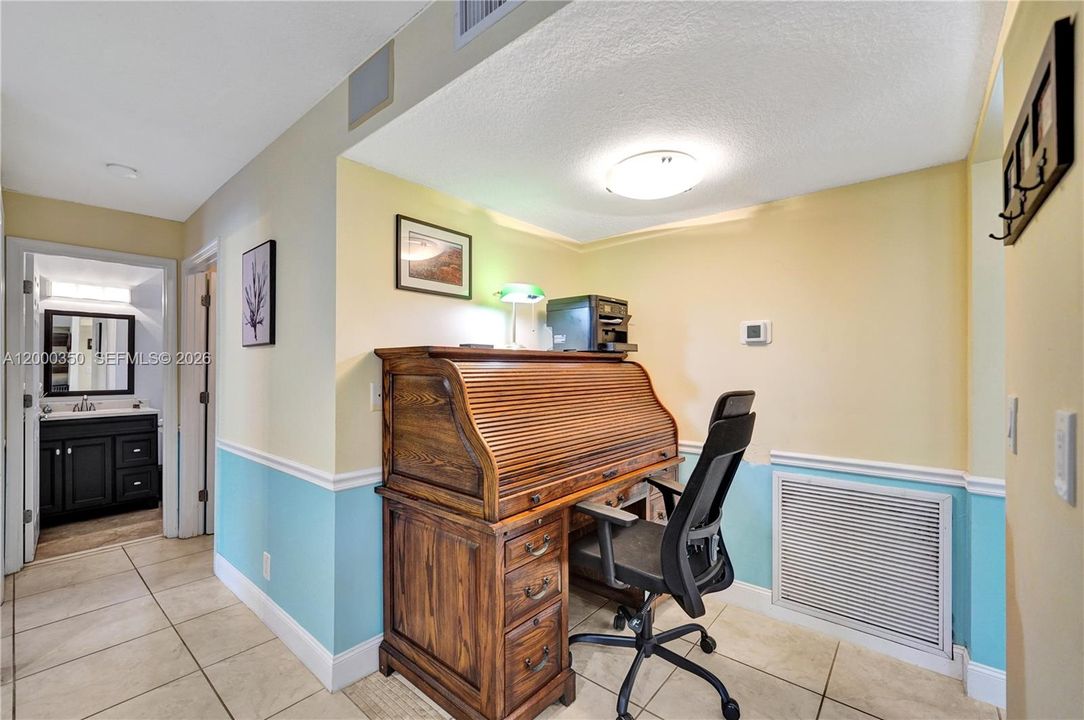 Activo con contrato: $769,000 (4 camas, 3 baños, 2492 Pies cuadrados)