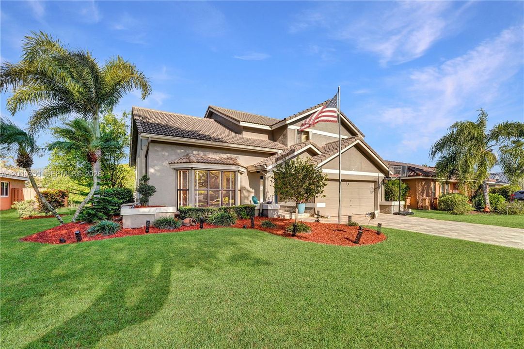 Activo con contrato: $769,000 (4 camas, 3 baños, 2492 Pies cuadrados)