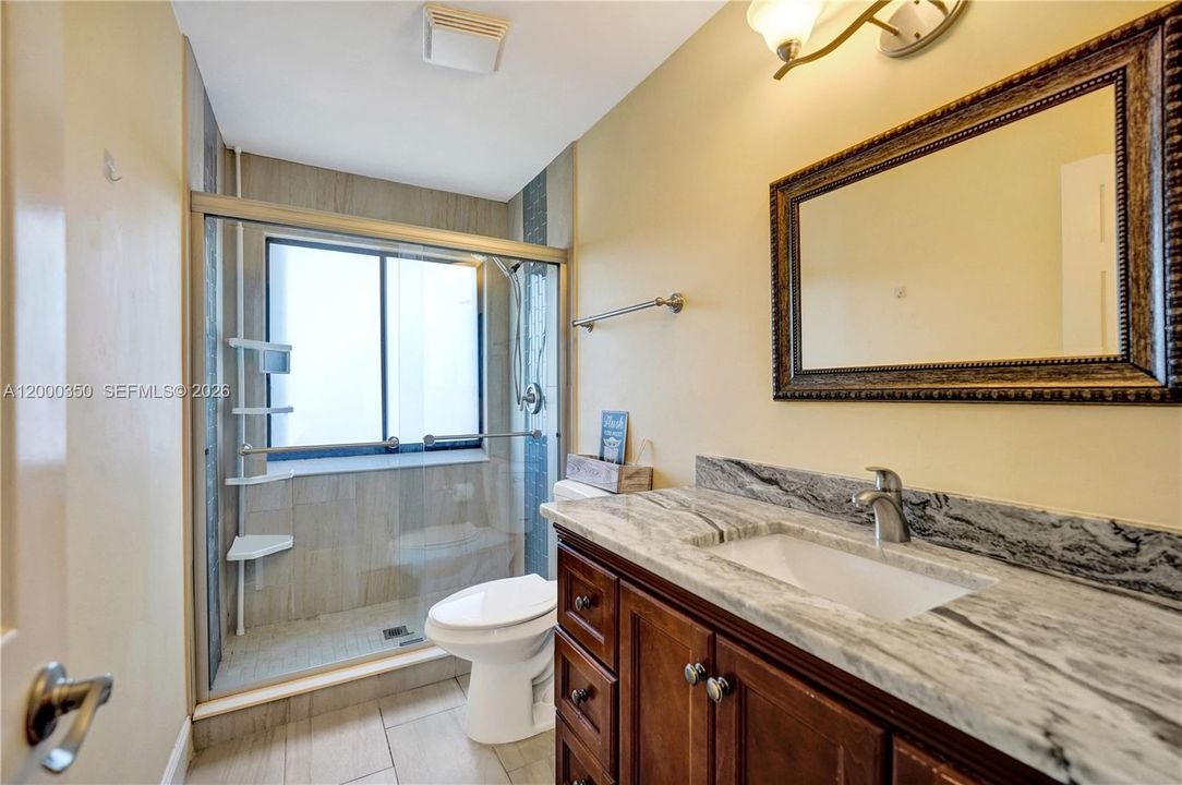 Activo con contrato: $769,000 (4 camas, 3 baños, 2492 Pies cuadrados)