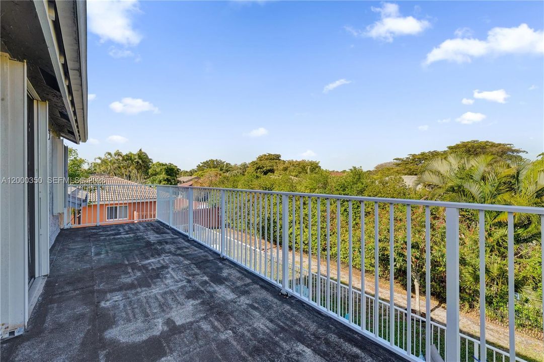 Activo con contrato: $769,000 (4 camas, 3 baños, 2492 Pies cuadrados)
