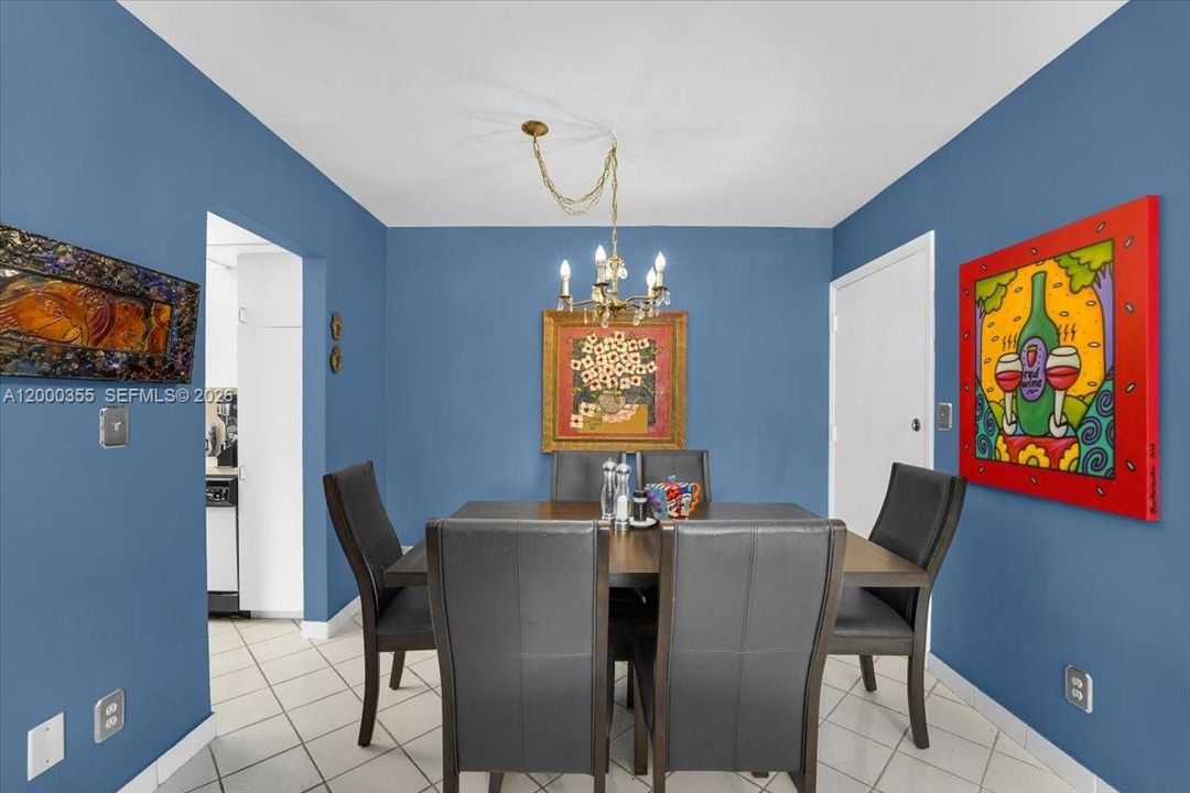 Activo con contrato: $310,000 (2 camas, 2 baños, 976 Pies cuadrados)