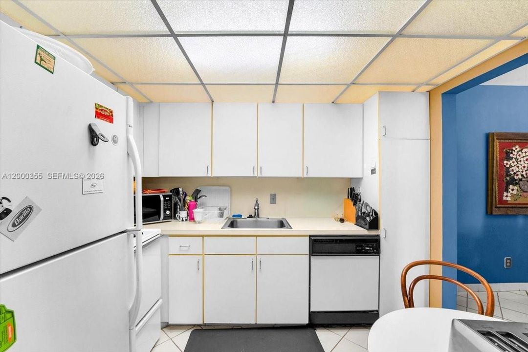 Activo con contrato: $310,000 (2 camas, 2 baños, 976 Pies cuadrados)