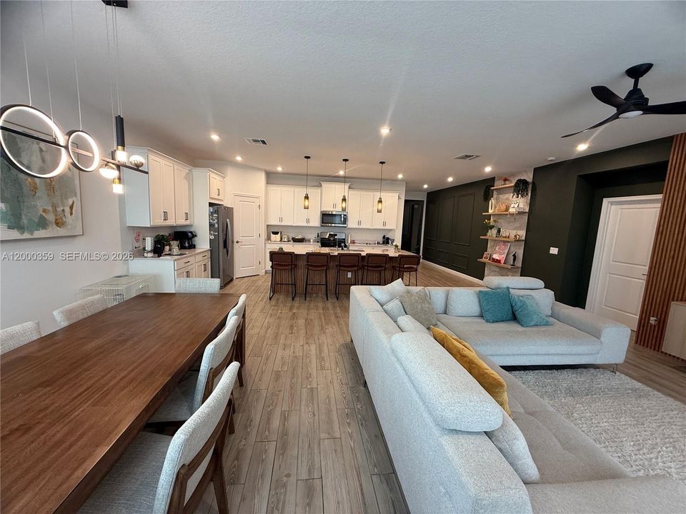 En Renta: $3,200 (4 camas, 2 baños, 2209 Pies cuadrados)