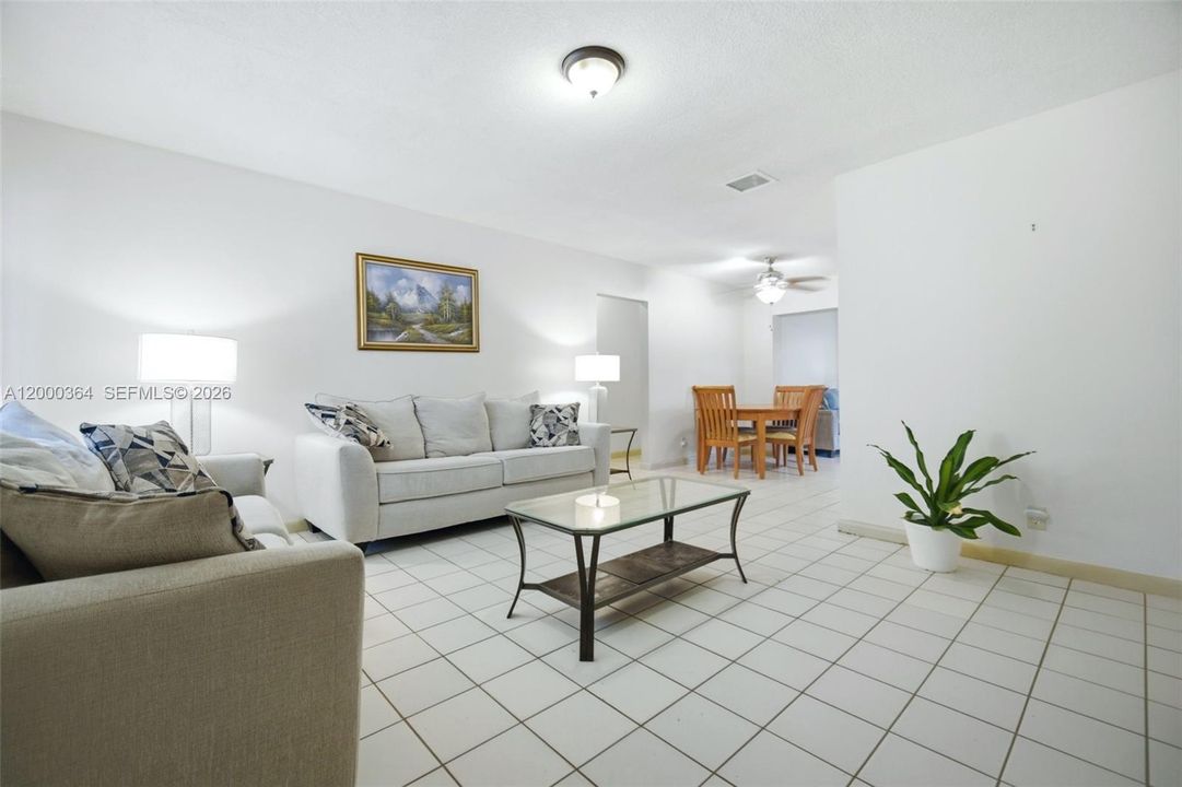 Activo con contrato: $280,000 (2 camas, 1 baños, 1082 Pies cuadrados)