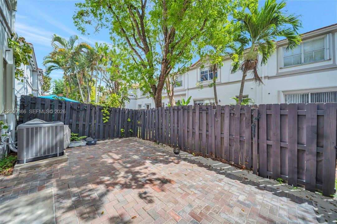 Recently Sold: $563,000 (3 beds, 2 baths, 1683 Square Feet)