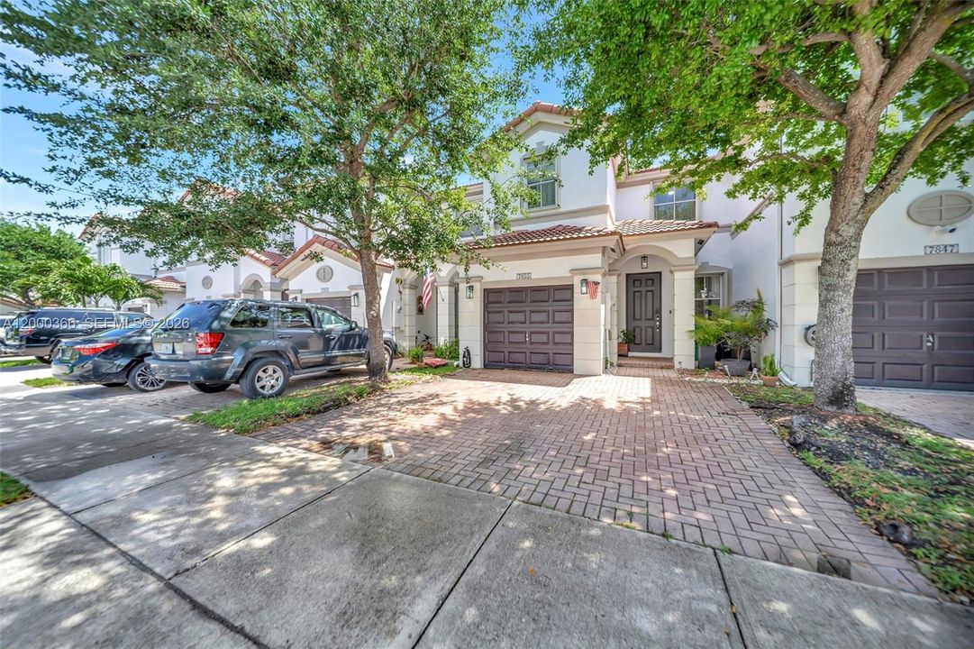 Recently Sold: $563,000 (3 beds, 2 baths, 1683 Square Feet)