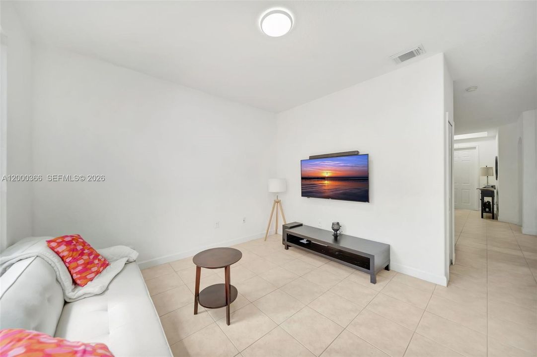 Recently Sold: $563,000 (3 beds, 2 baths, 1683 Square Feet)
