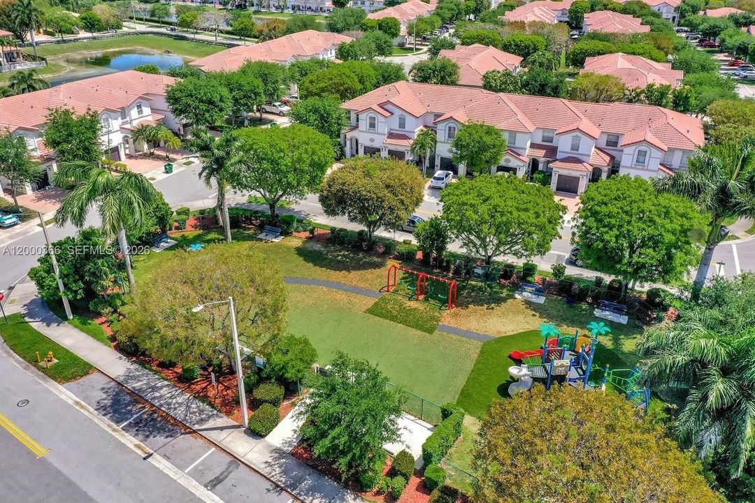 Recently Sold: $563,000 (3 beds, 2 baths, 1683 Square Feet)