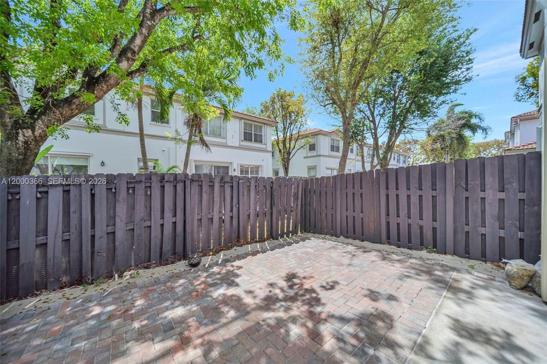 Recently Sold: $563,000 (3 beds, 2 baths, 1683 Square Feet)