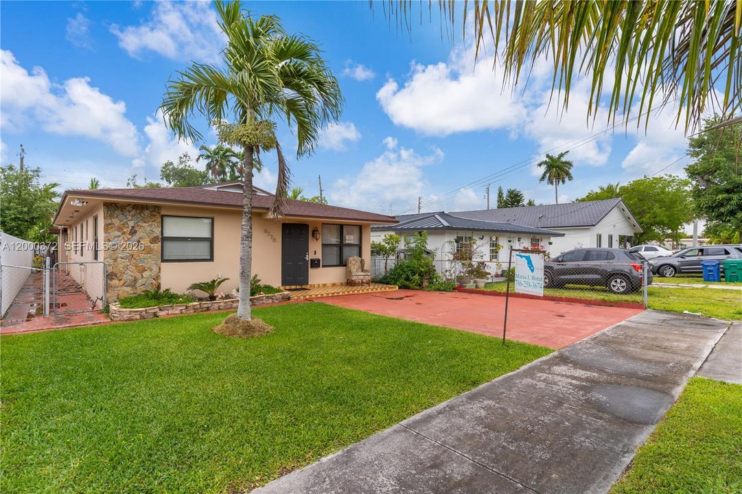 Active With Contract: $609,000 (3 beds, 2 baths, 1596 Square Feet)